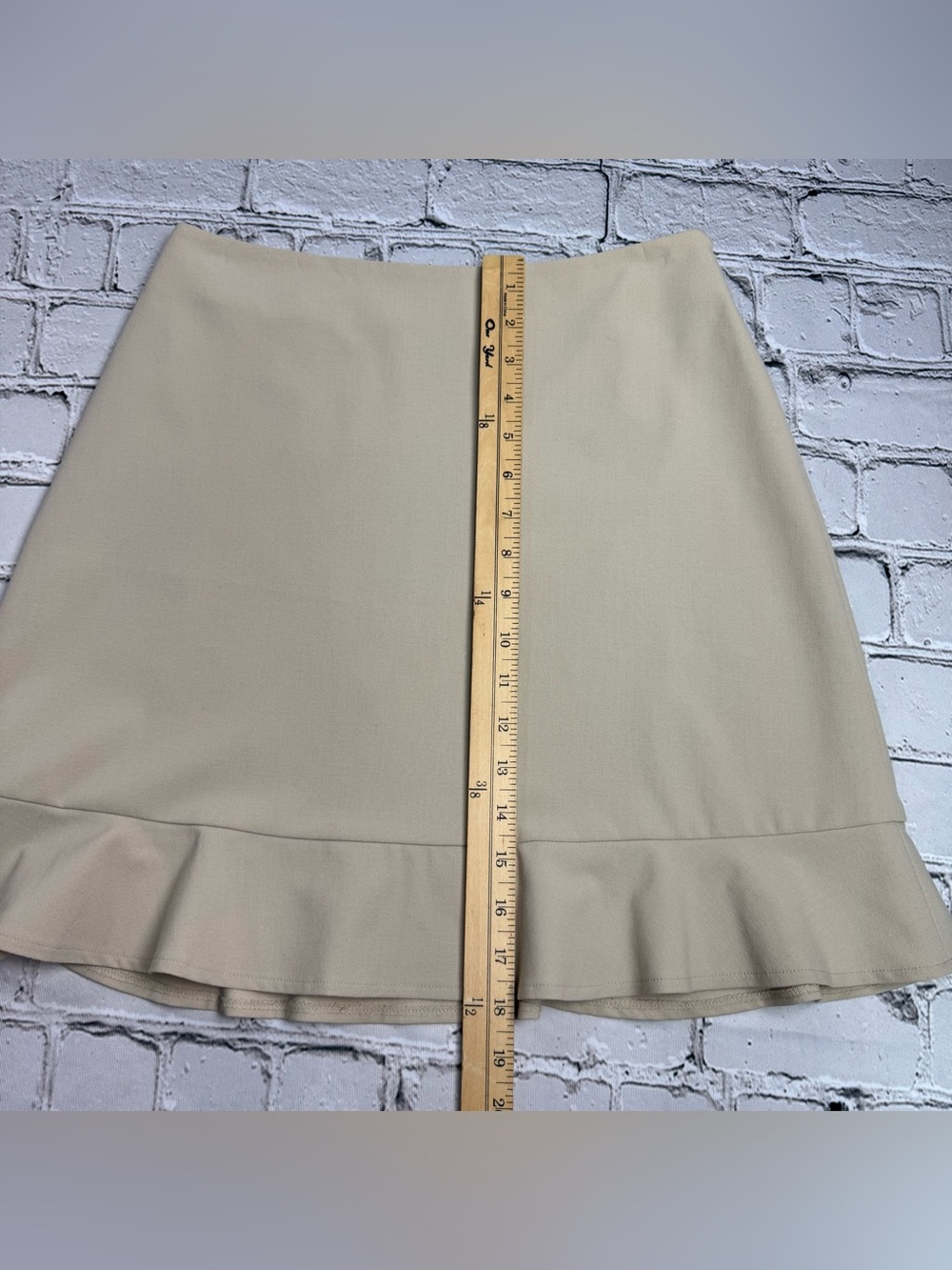 Vintage Y2K The Limited Khaki Cream Ruffle Hem Stretchy Mini Skirt Size 6 - Picture 4 of 8